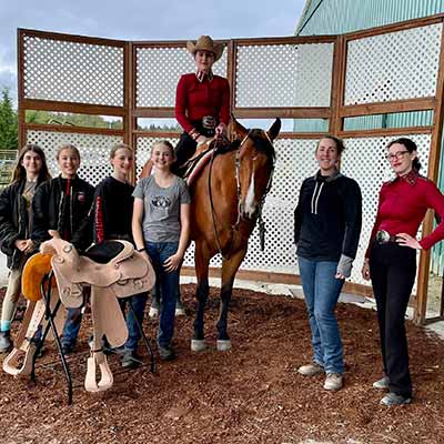 Deerfield 2022 equestrian team with Sam at Trophy Circuit Show in June 2022